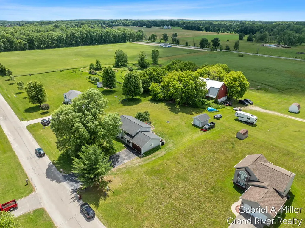 13555 Becker Court NE Nelson Township MI 49319