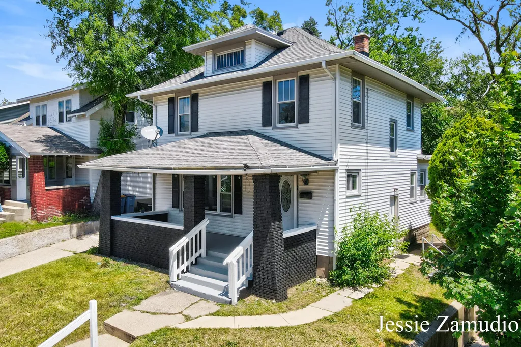 1810 Eastern Avenue SE Grand Rapids City MI 49507