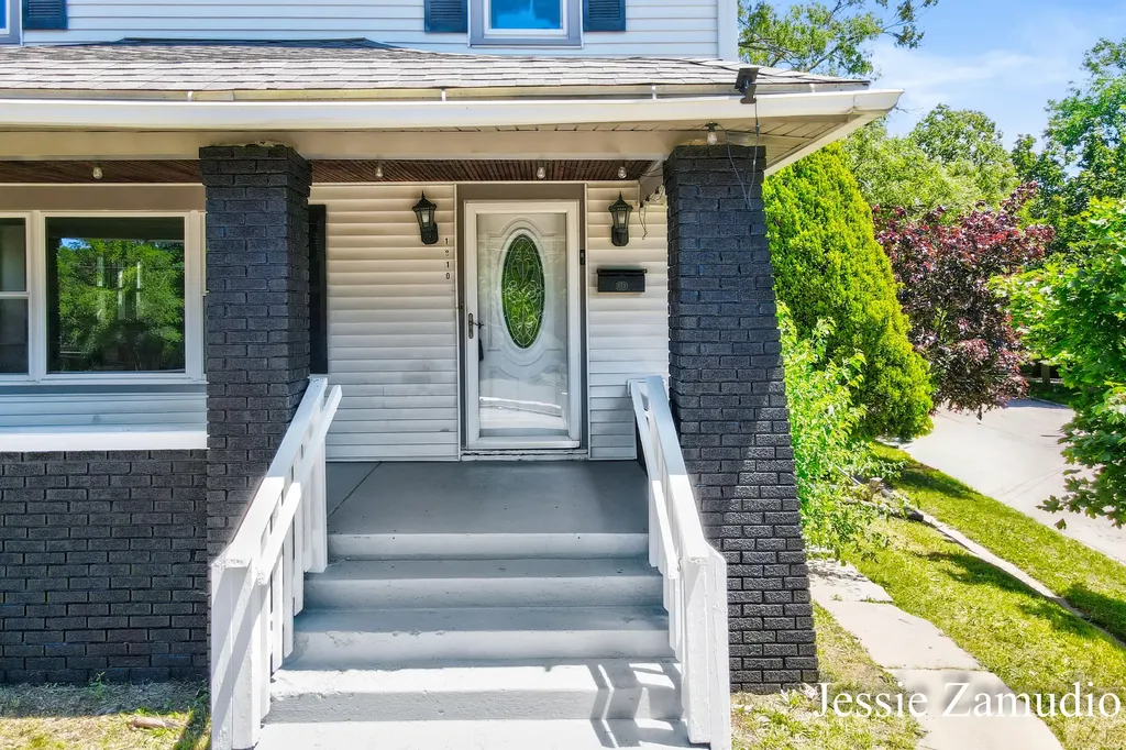 1810 Eastern Avenue SE Grand Rapids City MI 49507