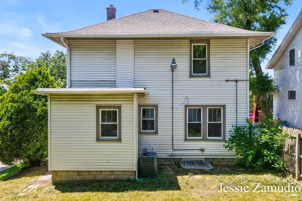 1810 Eastern Avenue SE Grand Rapids City MI 49507