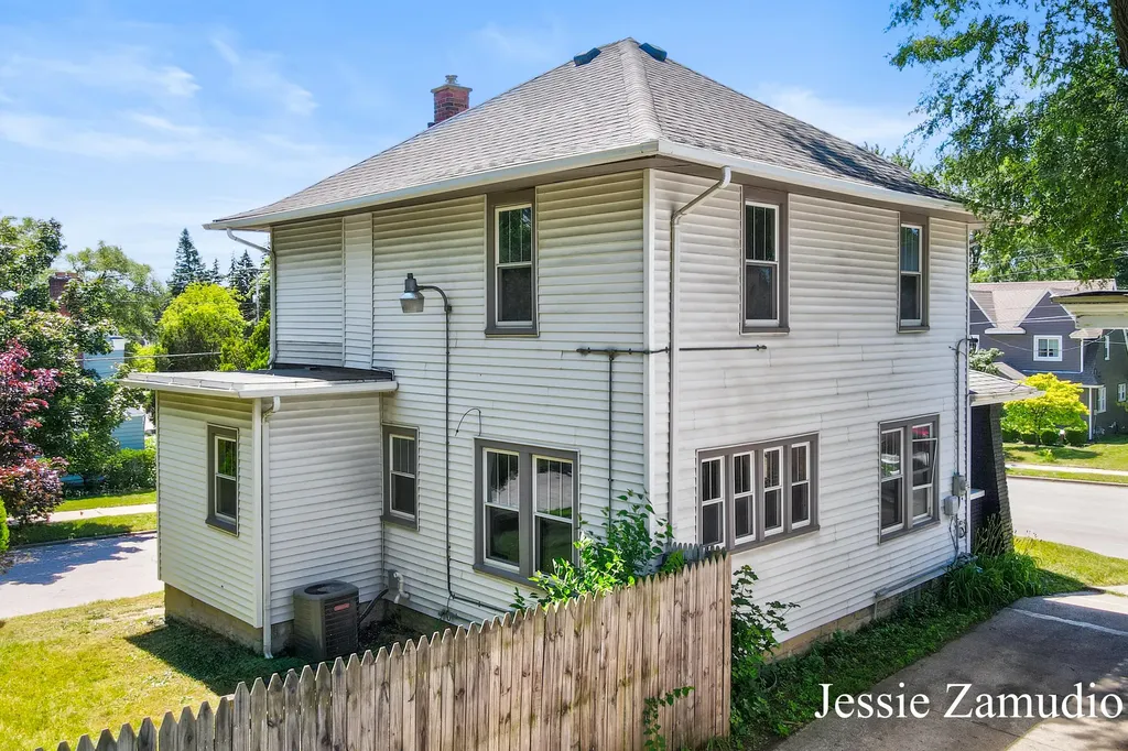 1810 Eastern Avenue SE Grand Rapids City MI 49507
