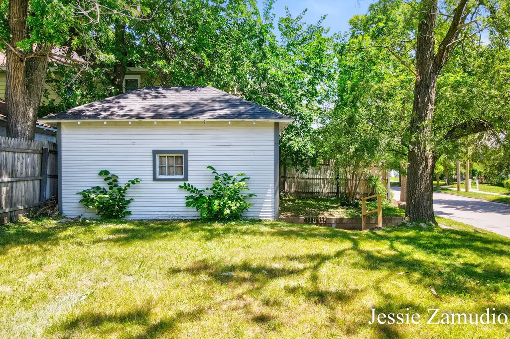 1810 Eastern Avenue SE Grand Rapids City MI 49507
