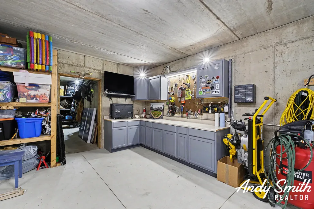 12069 68th Avenue Allendale Charter Township MI 49401