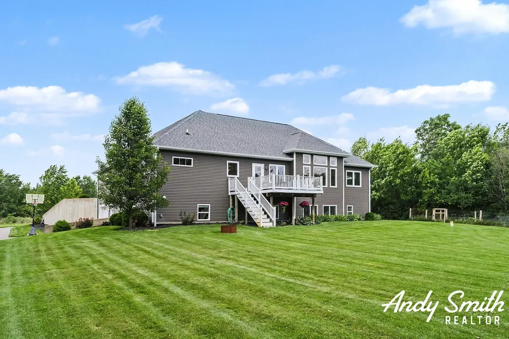 12069 68th Avenue Allendale Charter Township MI 49401