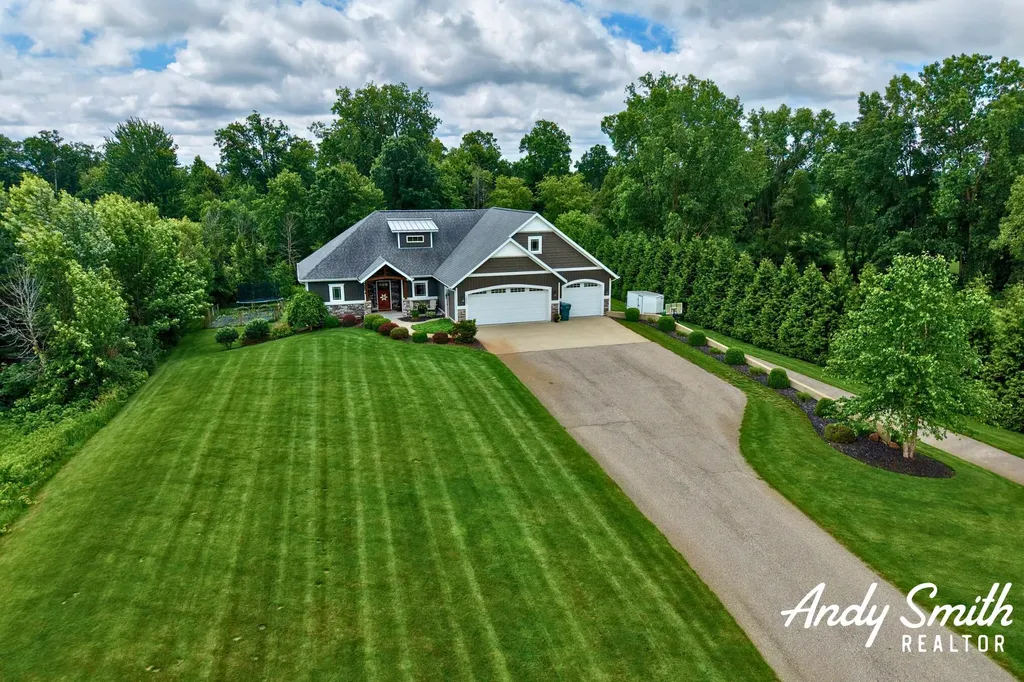 12069 68th Avenue Allendale Charter Township MI 49401