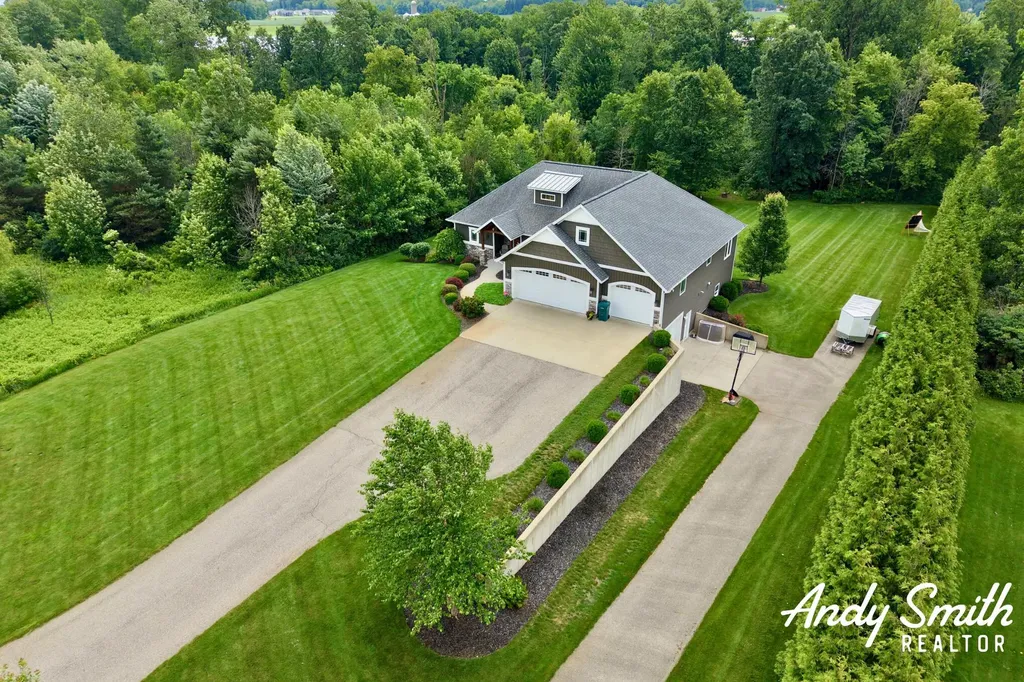 12069 68th Avenue Allendale Charter Township MI 49401