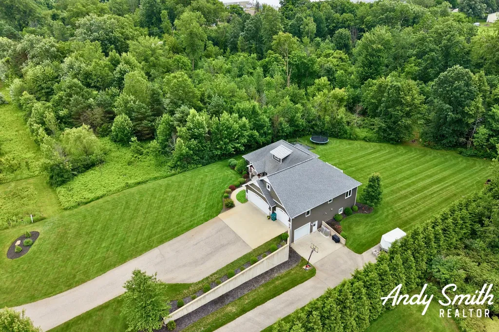 12069 68th Avenue Allendale Charter Township MI 49401