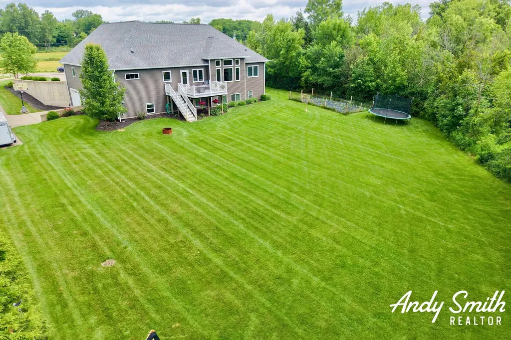 12069 68th Avenue Allendale Charter Township MI 49401