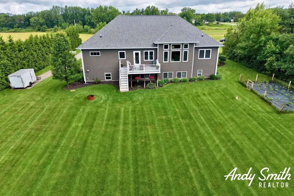 12069 68th Avenue Allendale Charter Township MI 49401