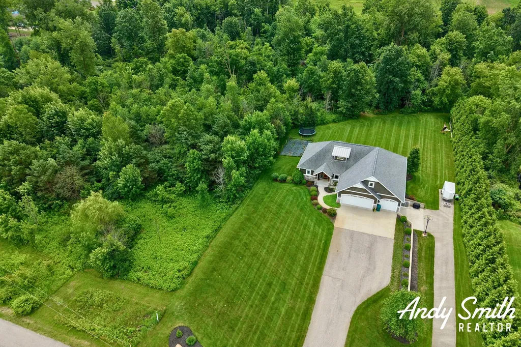 12069 68th Avenue Allendale Charter Township MI 49401