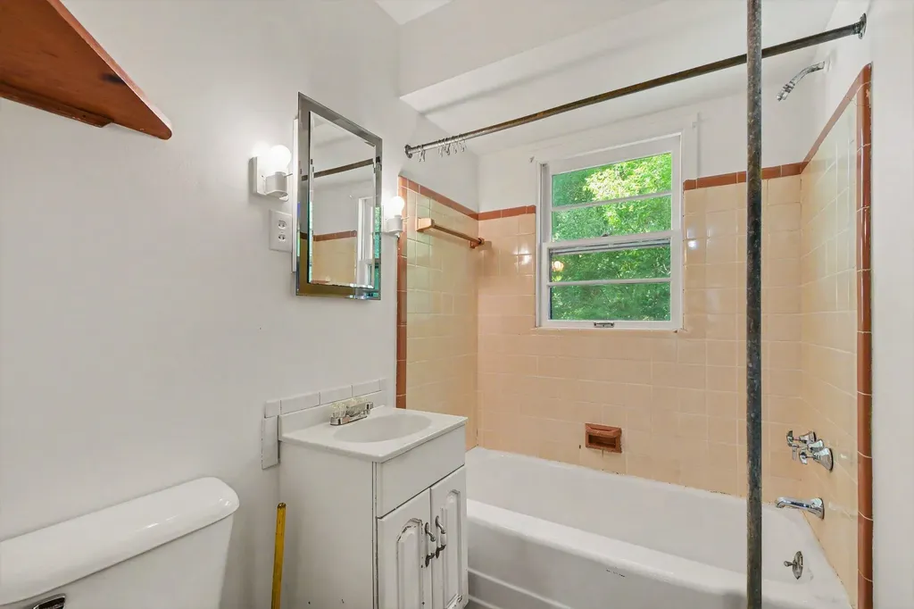 1057 Lyon Street NE Grand Rapids City MI 49503