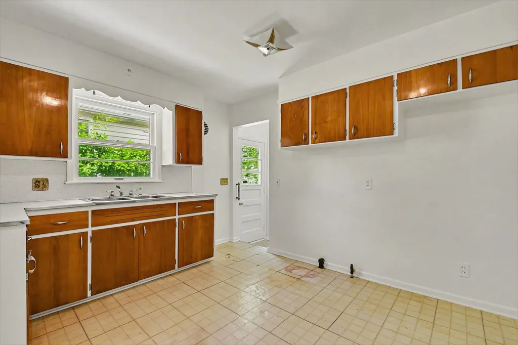 1057 Lyon Street NE Grand Rapids City MI 49503