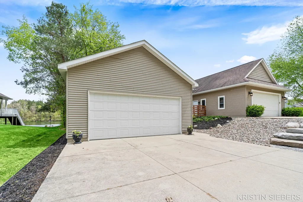 9760 Jade Drive Allendale Charter Township MI 49401