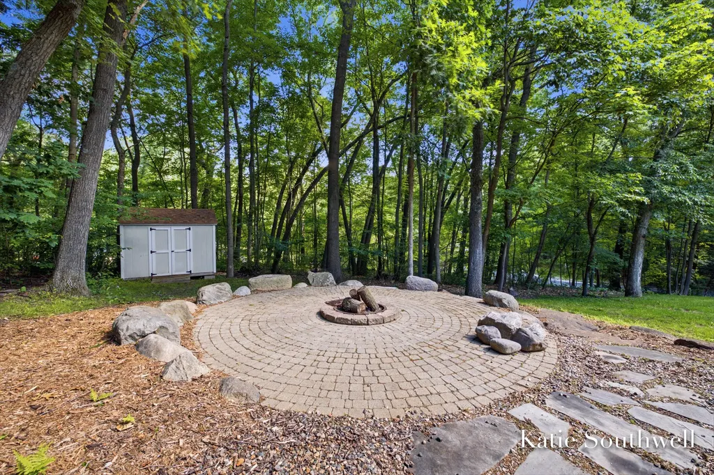 1800 Sterling Oaks Boulevard SE Cascade Charter Township MI 49301