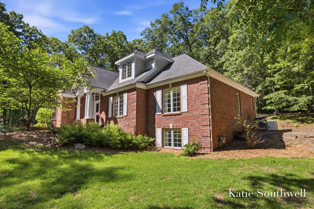 1800 Sterling Oaks Boulevard SE Cascade Charter Township MI 49301