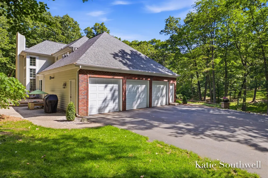 1800 Sterling Oaks Boulevard SE Cascade Charter Township MI 49301
