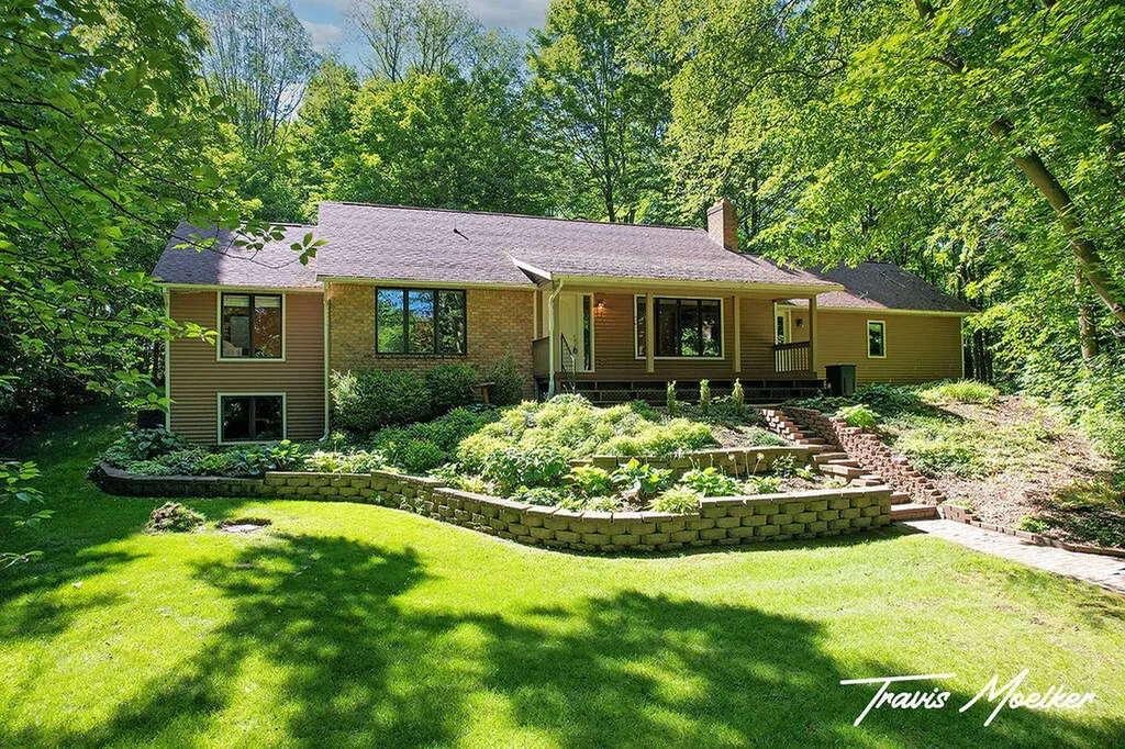421 Sorrento Drive SE Gaines Charter Township MI 49315