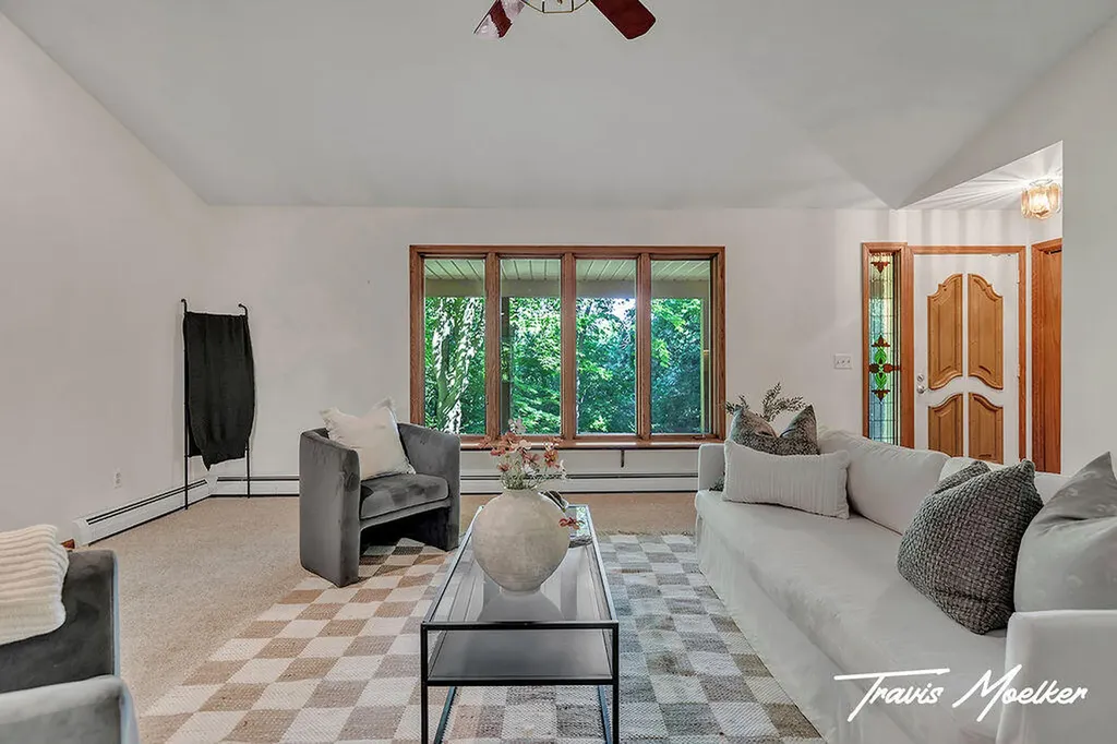 421 Sorrento Drive SE Gaines Charter Township MI 49315