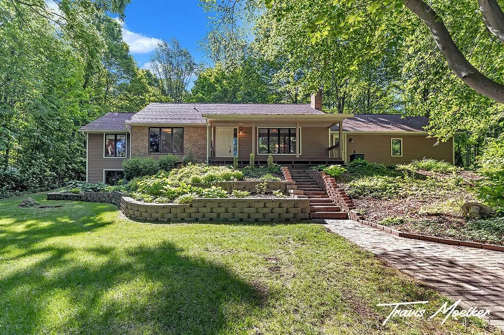 421 Sorrento Drive SE Gaines Charter Township MI 49315
