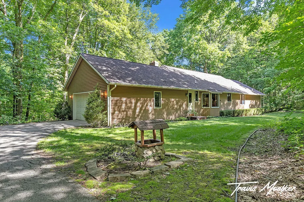 421 Sorrento Drive SE Gaines Charter Township MI 49315