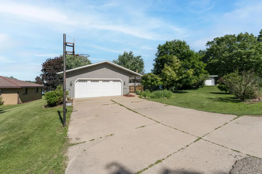 2937 Loehrs Landing Drive Rutland Charter Township MI 49058