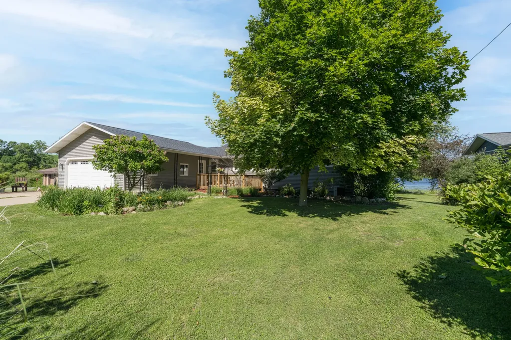 2937 Loehrs Landing Drive Rutland Charter Township MI 49058