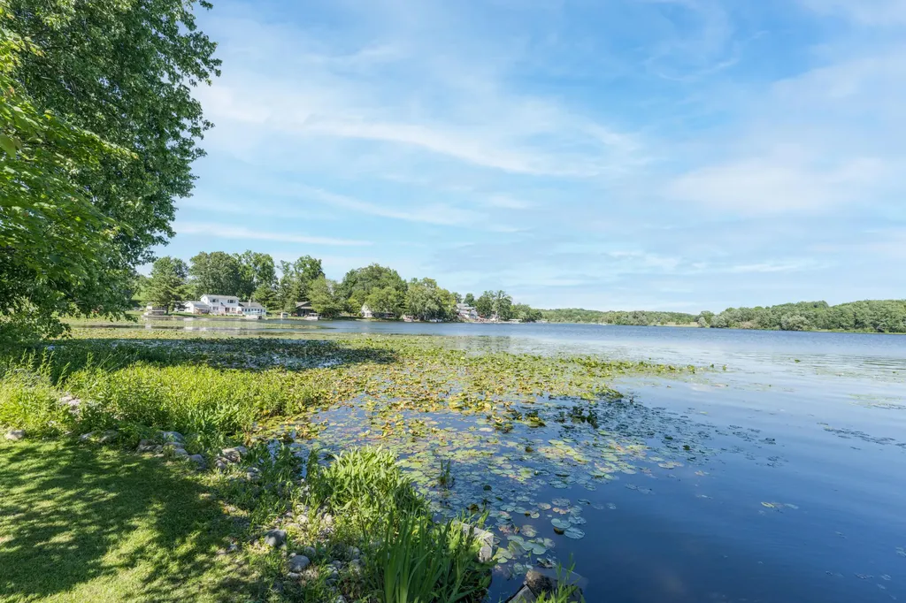 2937 Loehrs Landing Drive Rutland Charter Township MI 49058