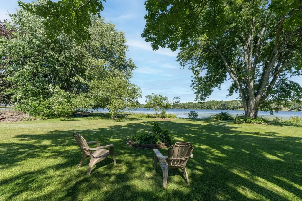 2937 Loehrs Landing Drive Rutland Charter Township MI 49058