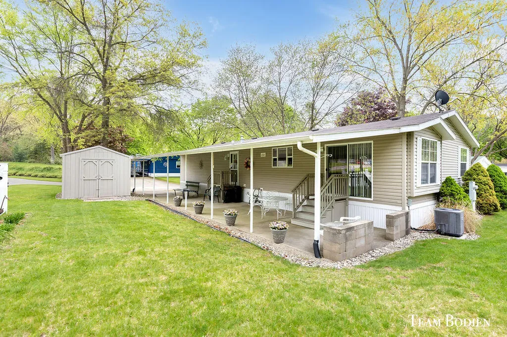 5547 Seagull Drive NE Plainfield Charter Township MI 49306