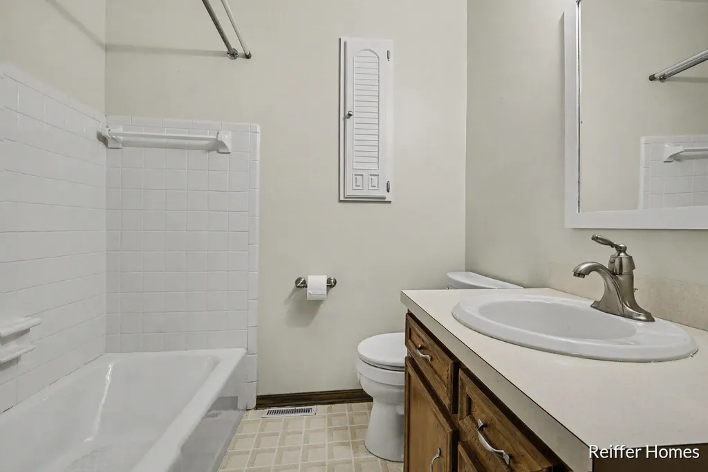 2638 Chatham Woods Drive SE Cascade Charter Township MI 49546