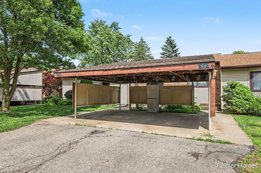 2638 Chatham Woods Drive SE Cascade Charter Township MI 49546
