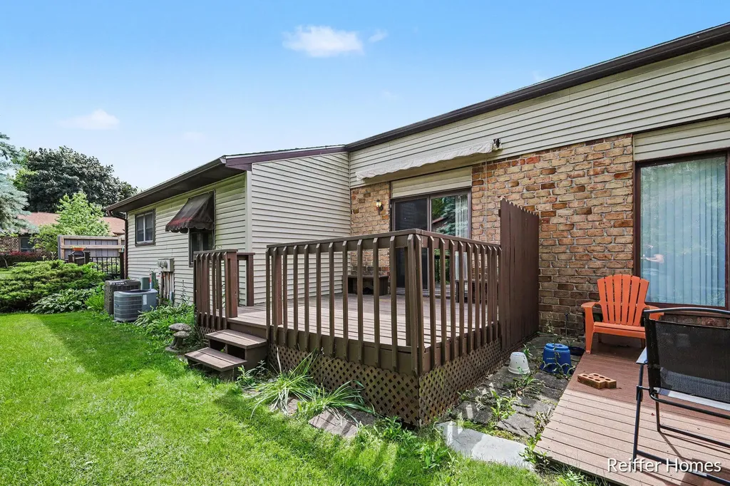 2638 Chatham Woods Drive SE Cascade Charter Township MI 49546