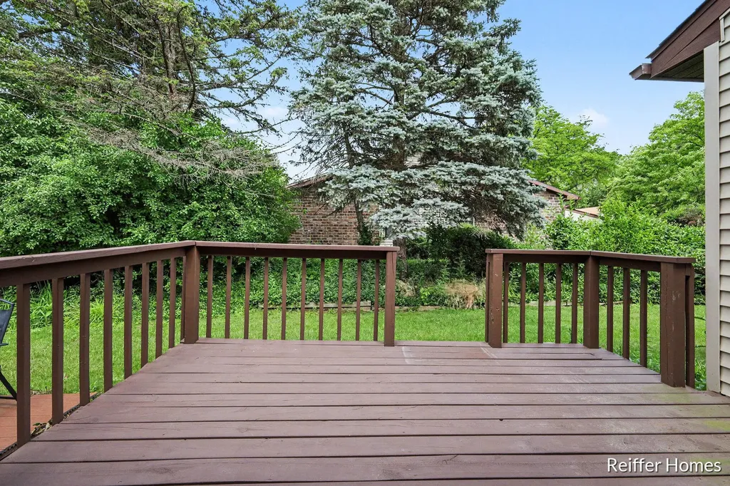 2638 Chatham Woods Drive SE Cascade Charter Township MI 49546