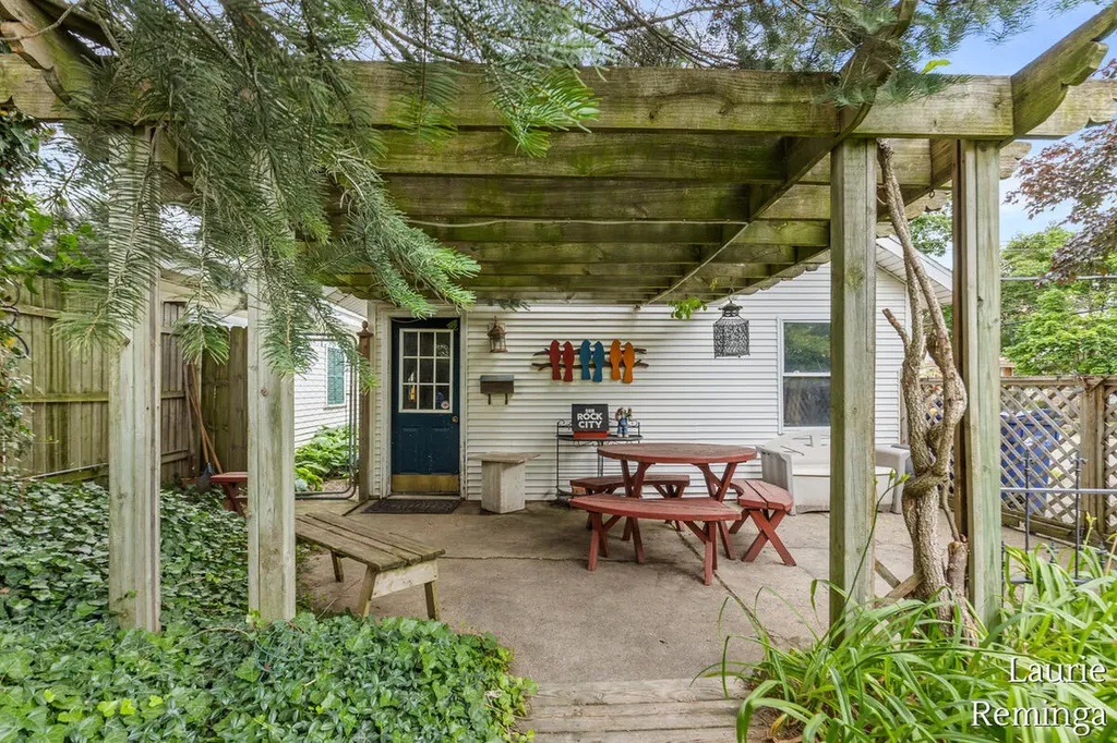 753 Lyon Street NE Grand Rapids City MI 49503
