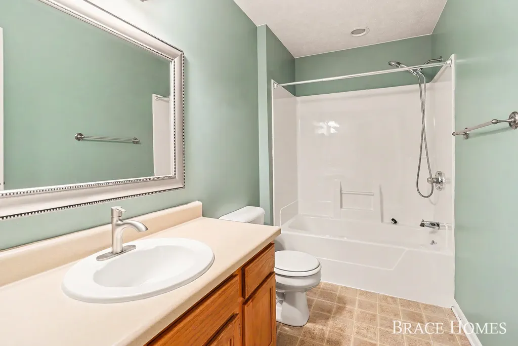 1776 Grand Court NE Grand Rapids Charter Township MI 49525