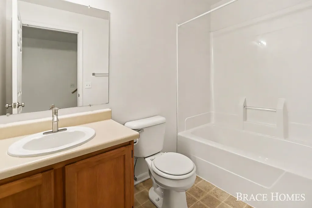 1776 Grand Court NE Grand Rapids Charter Township MI 49525