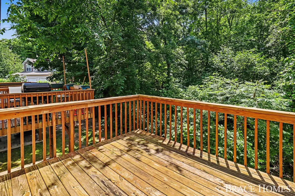 1776 Grand Court NE Grand Rapids Charter Township MI 49525