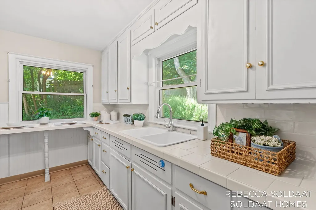 1621 Preston Avenue NW Grand Rapids City MI 49504