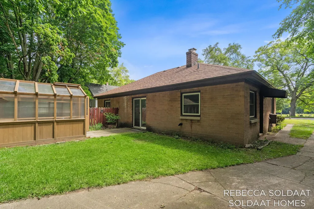 1621 Preston Avenue NW Grand Rapids City MI 49504
