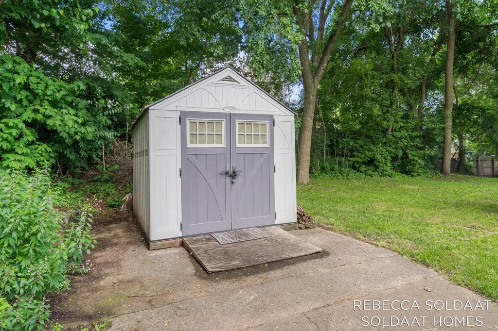 1621 Preston Avenue NW Grand Rapids City MI 49504