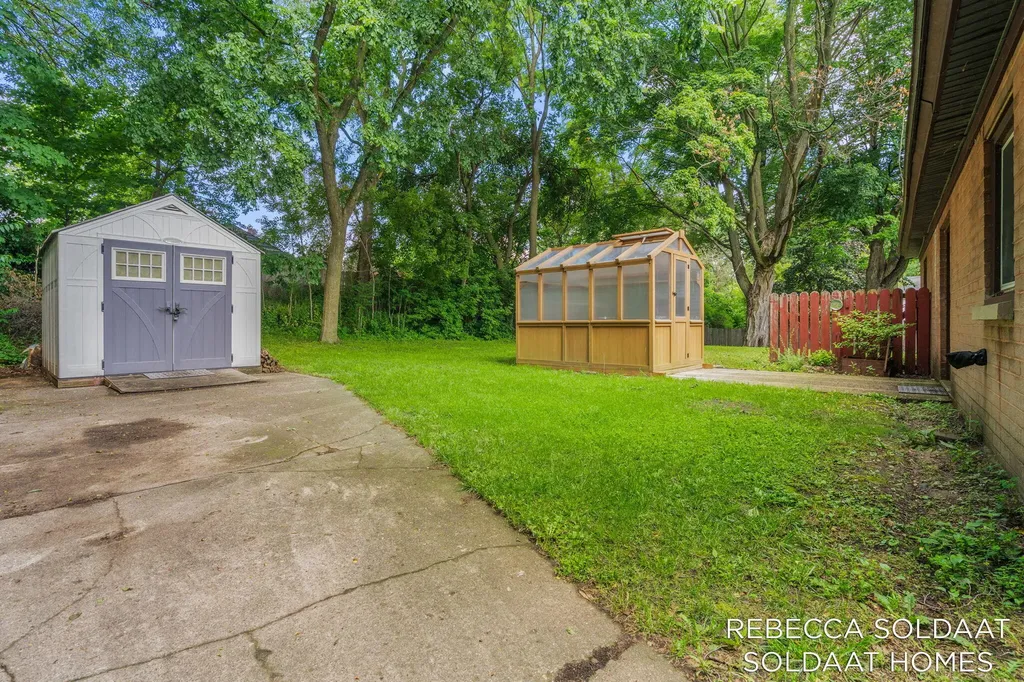 1621 Preston Avenue NW Grand Rapids City MI 49504