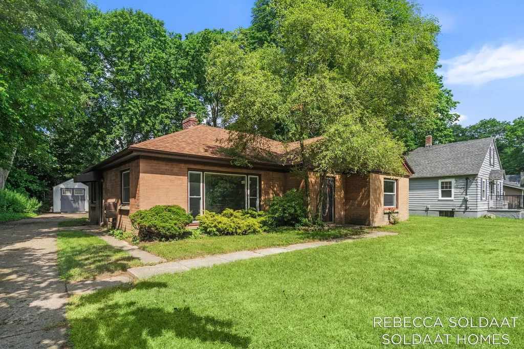 1621 Preston Avenue NW Grand Rapids City MI 49504