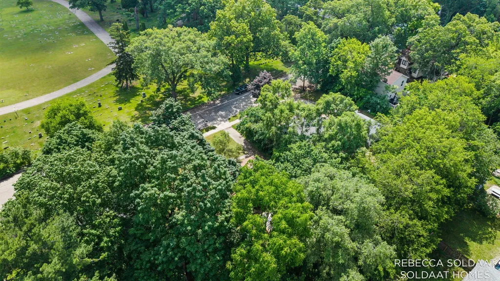 1621 Preston Avenue NW Grand Rapids City MI 49504
