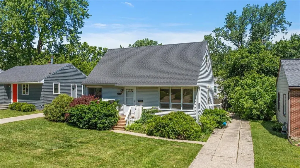 2223 Audobon Drive SE East Grand Rapids City MI 49506