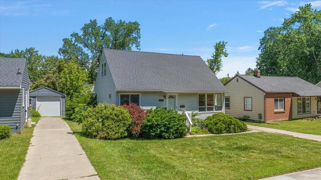 2223 Audobon Drive SE East Grand Rapids City MI 49506