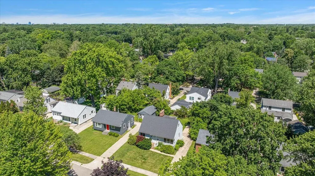 2223 Audobon Drive SE East Grand Rapids City MI 49506