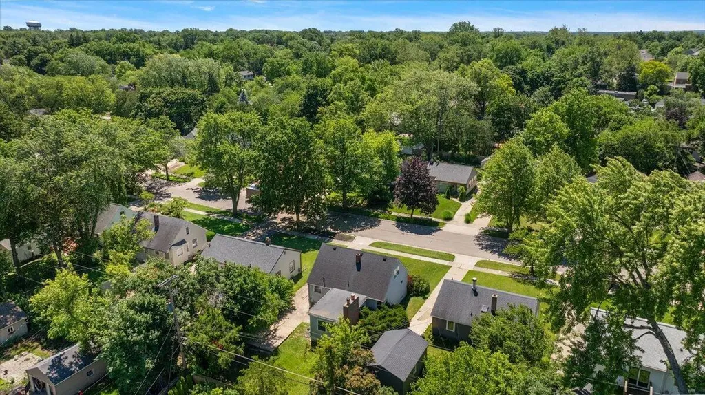 2223 Audobon Drive SE East Grand Rapids City MI 49506