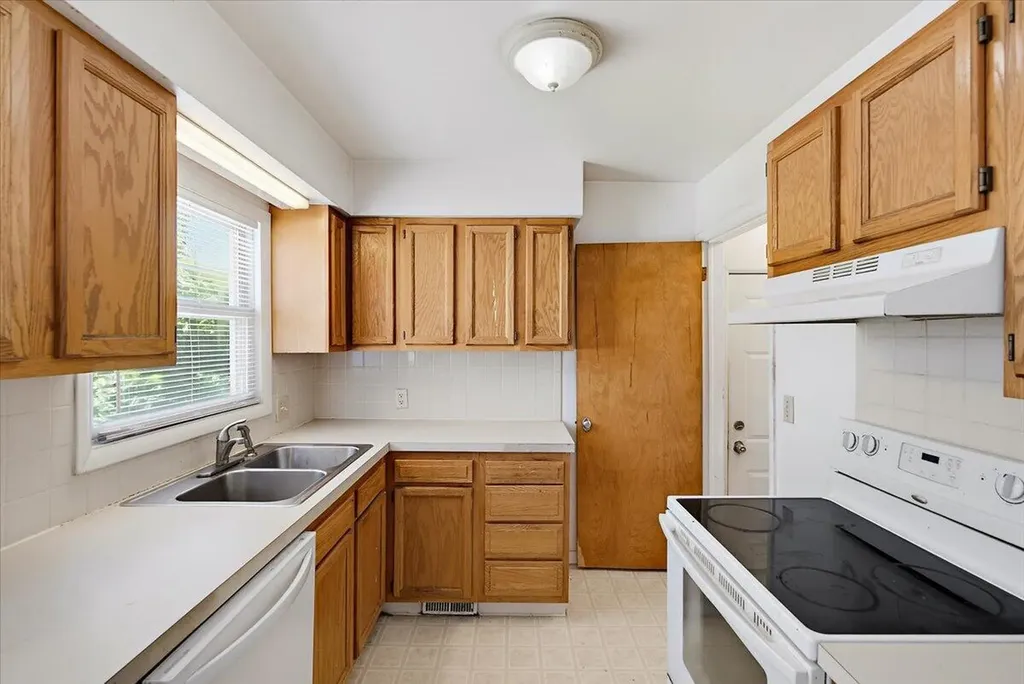 2223 Audobon Drive SE East Grand Rapids City MI 49506