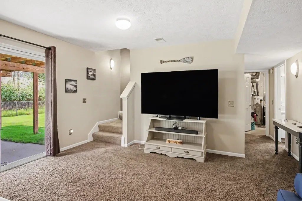 3014 Stonewood Street NW Grand Rapids City MI 49504