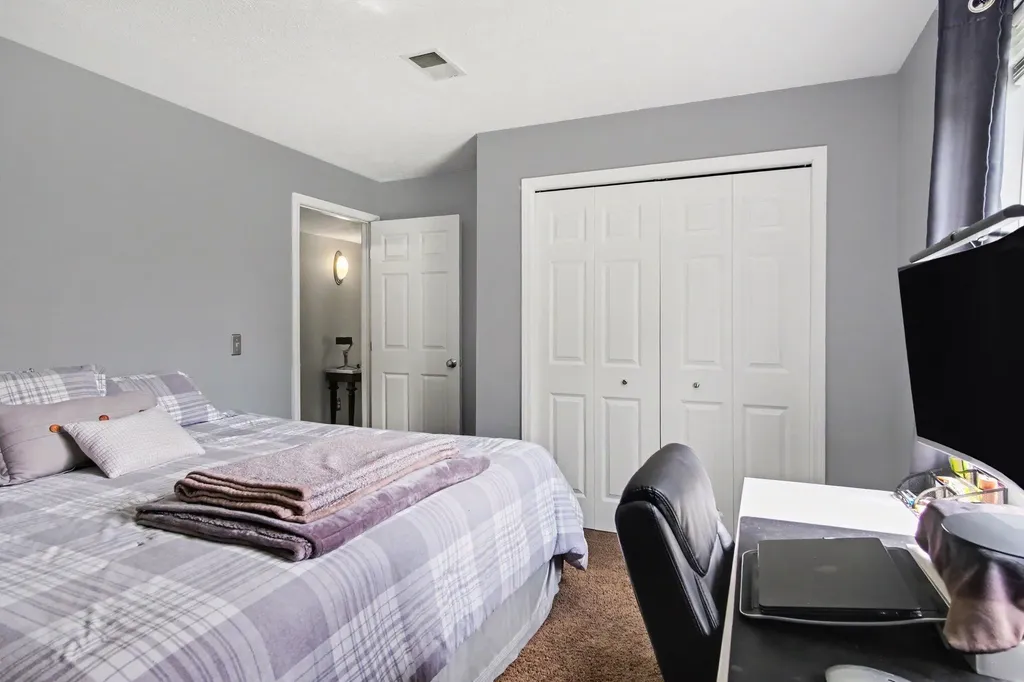 3014 Stonewood Street NW Grand Rapids City MI 49504